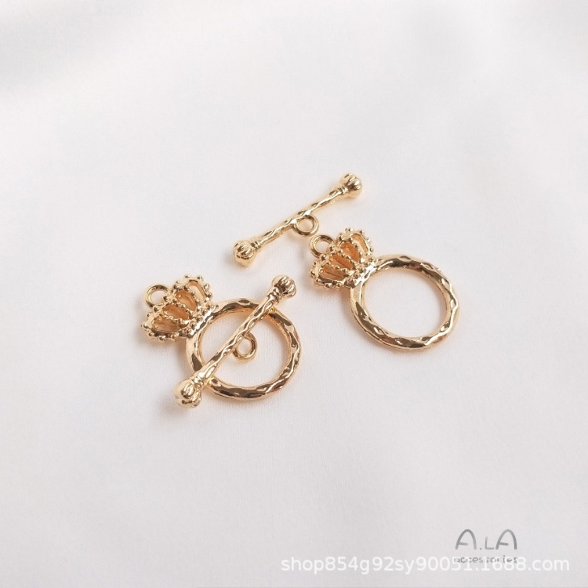 Фурнитура для ювелирных издели – обзор и цена Toggle Clasp Gold